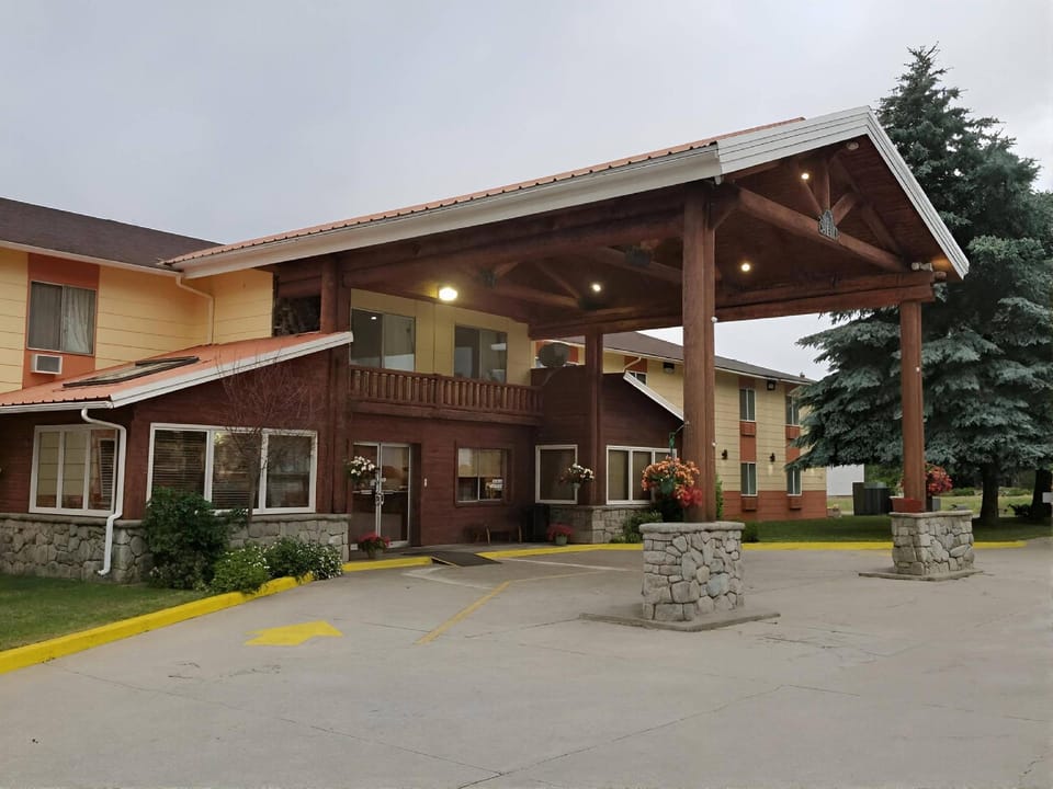 Sandpoint Inn Hotel in Ponderay