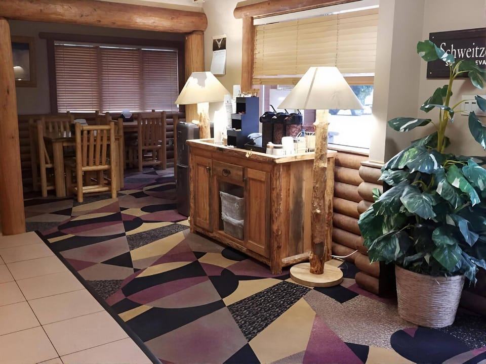 Sandpoint Inn Hotel in Ponderay