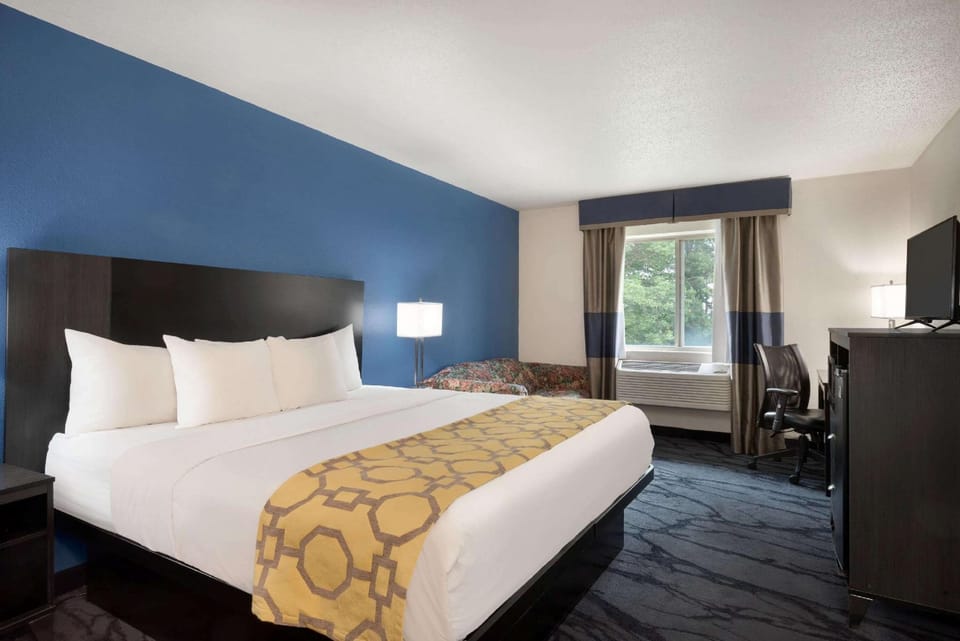 Suite room