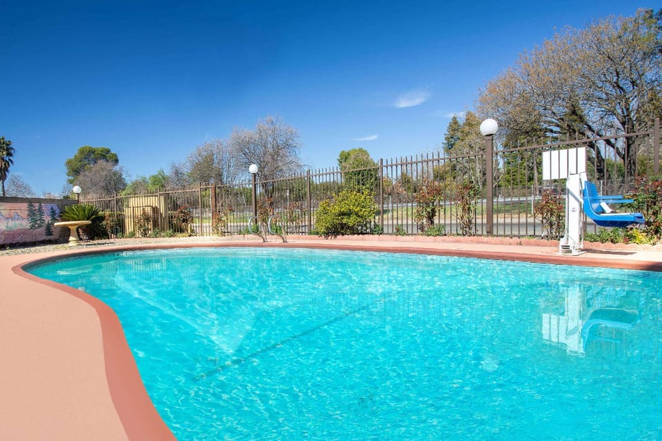 Super 8 By Wyndham Chico Hotel in Chico