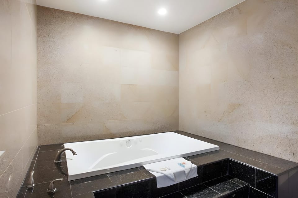 Express Inn & Suites Hotel in Rancho Cucamonga