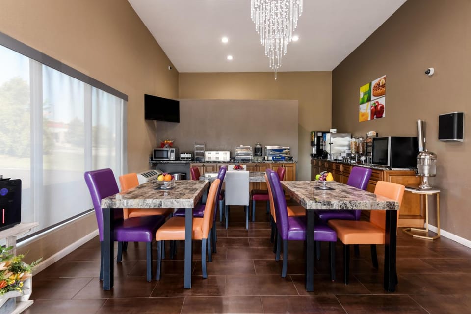 Baymont by Wyndham Liberty MO Hotel in Liberty