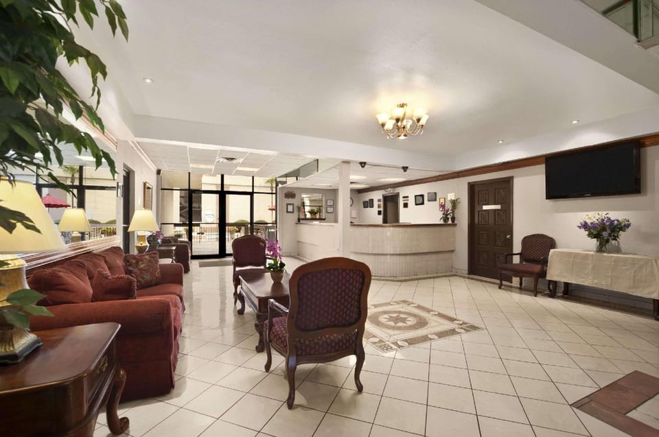 Quality Inn Harvey - New Orleans Hotel in Harvey