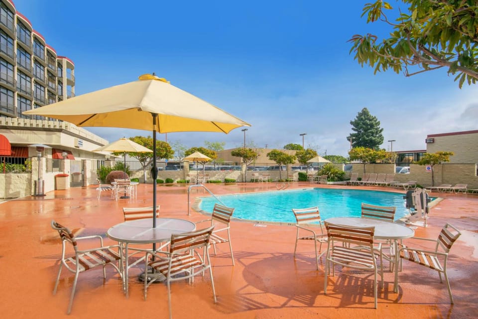Oakland Airport Executive Hotel Hotel in San Leandro