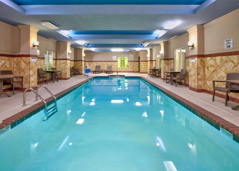 La Quinta Inn & Suites by Wyndham Little Rock - Bryant Hotel in Bryant