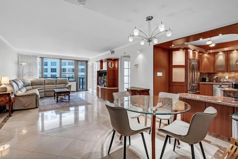 The Alexander Ocean Front Resort Resort in Miami Beach
