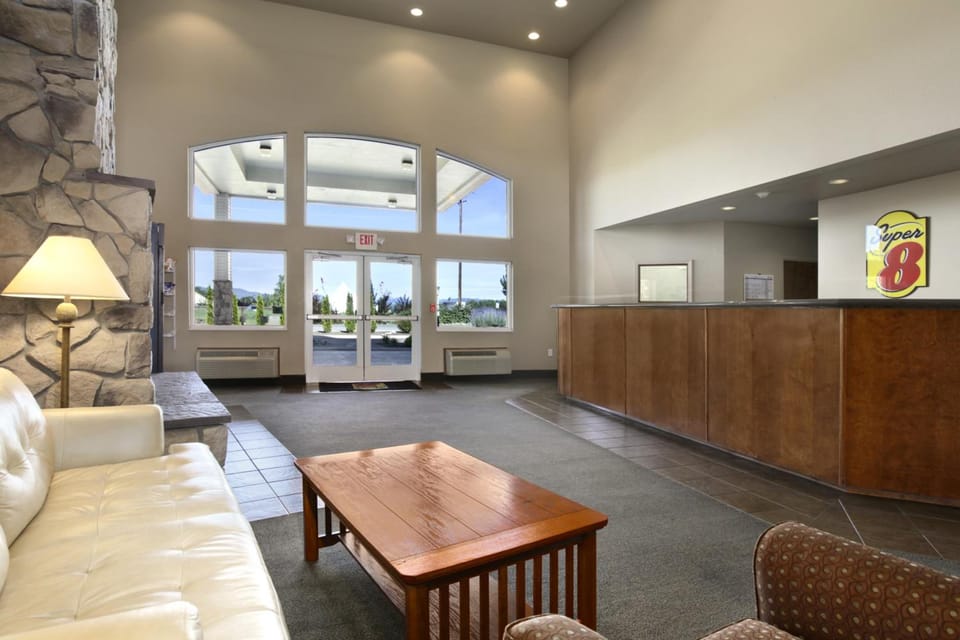 Super 8 By Wyndham Central Pt Medford Hotel in Central Point