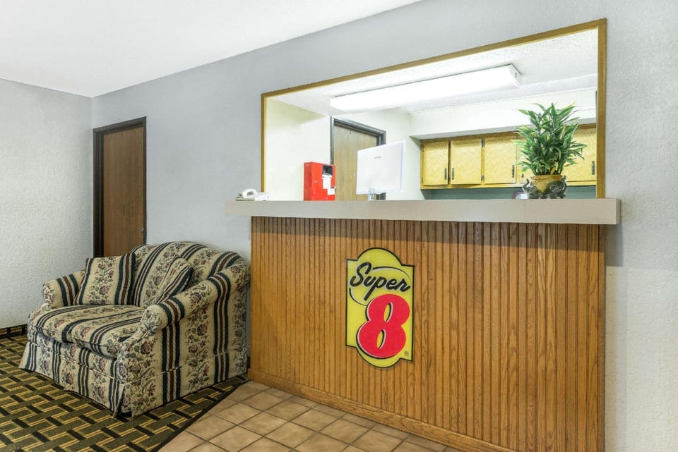 Super 8 By Wyndham Twinsburg/Cleveland Area Hotel in Ohio