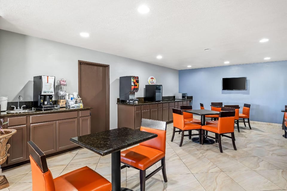 Super 8 By Wyndham Marana/Tucson Area Hotel in Marana