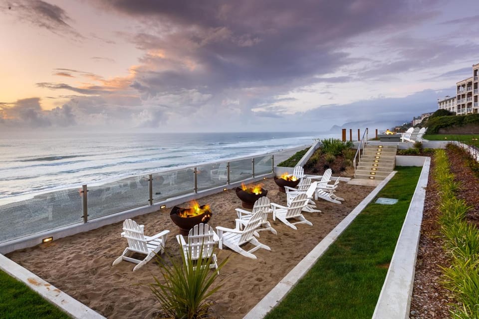 The Coho Oceanfront Lodge Hotel in Devils Lake