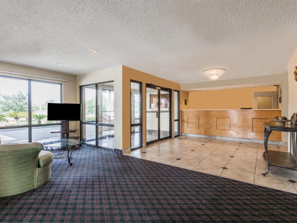 Super 8 By Wyndham Slidell Hotel in Slidell