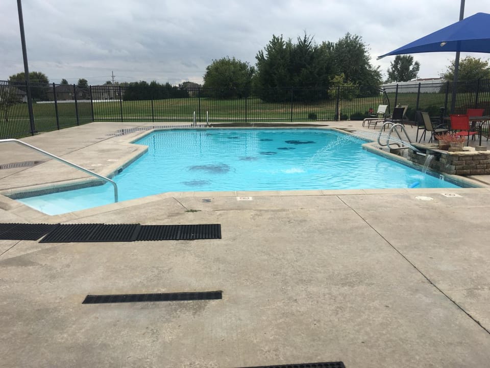 Paola Inn and Suites Hotel in Ozark Mountains