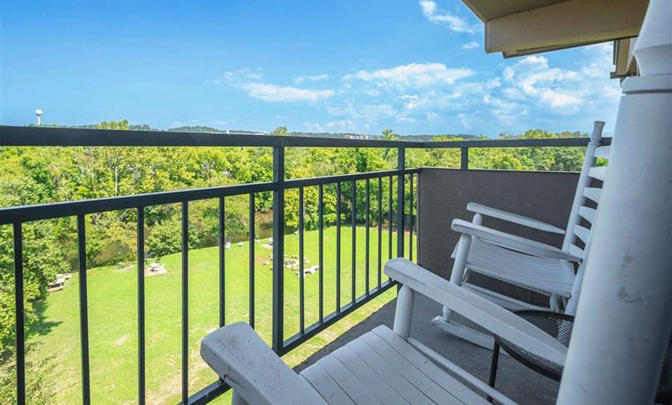 Arbors at Island Landing Hotel & Suites Hotel in Pigeon Forge