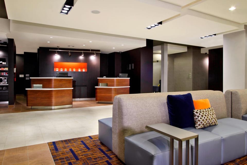Courtyard by Marriott Victoria Hotel in Victoria