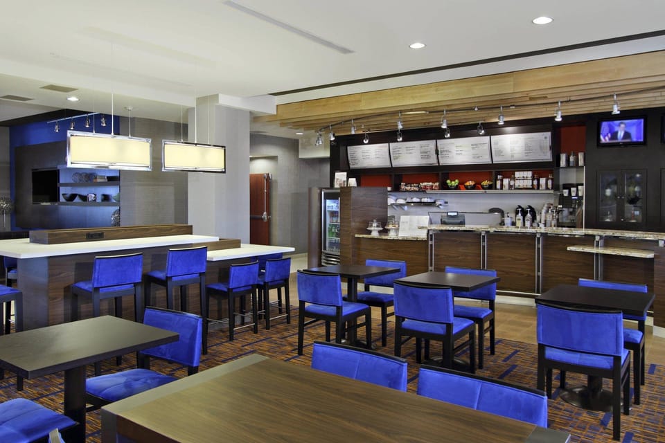Courtyard by Marriott Victoria Hotel in Victoria