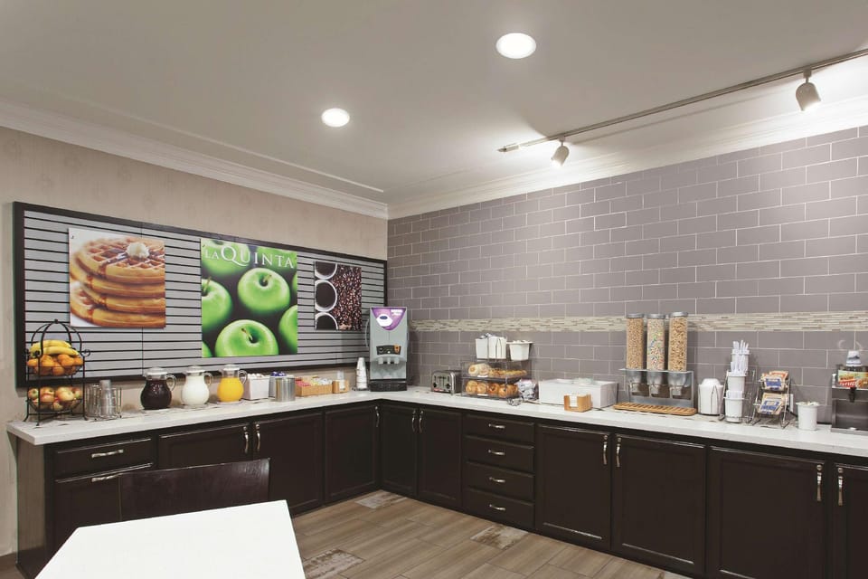La Quinta Inn & Suites by Wyndham Los Banos Hotel in Los Banos