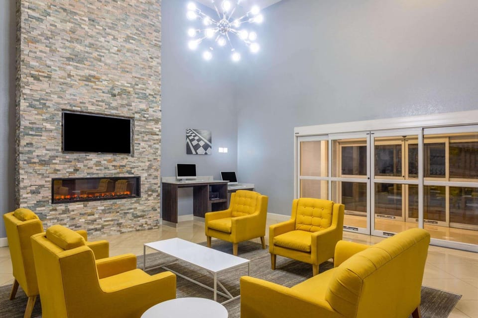 La Quinta Inn & Suites by Wyndham Sebring Hotel in Sebring