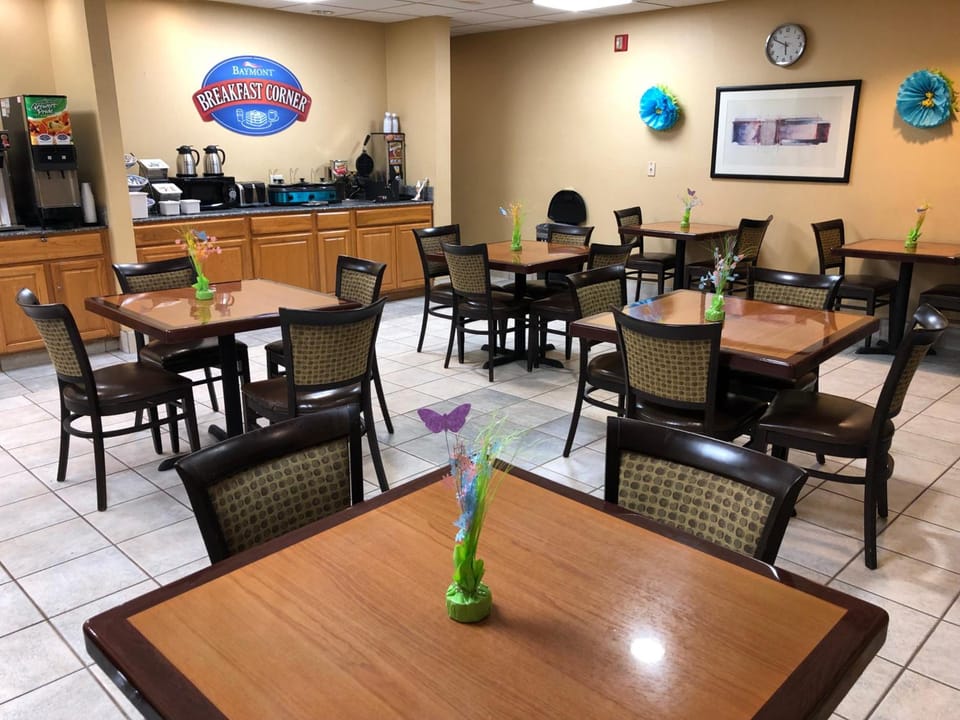 Baymont by Wyndham Fort Wayne Hotel in Fort Wayne