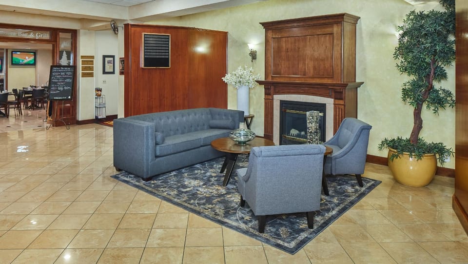 Lake Natoma Inn Motel in Folsom