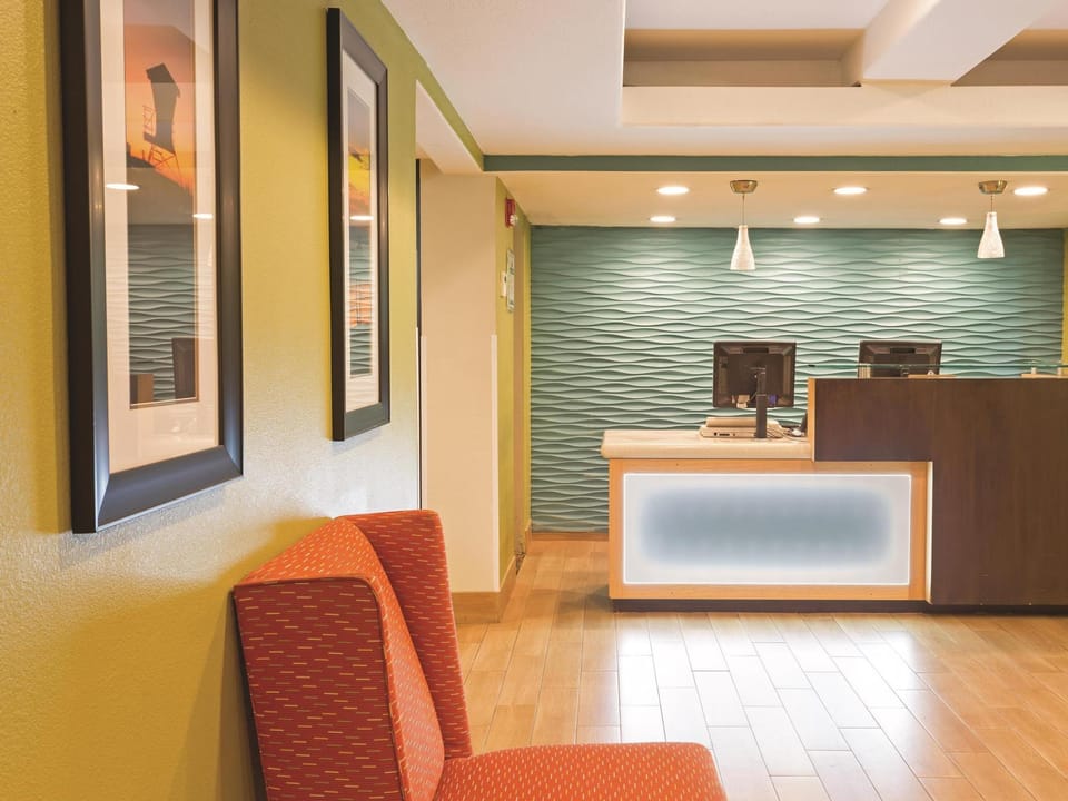 La Quinta Inn & Suites by Wyndham San Diego Mission Bay Hotel in Pacific Beach