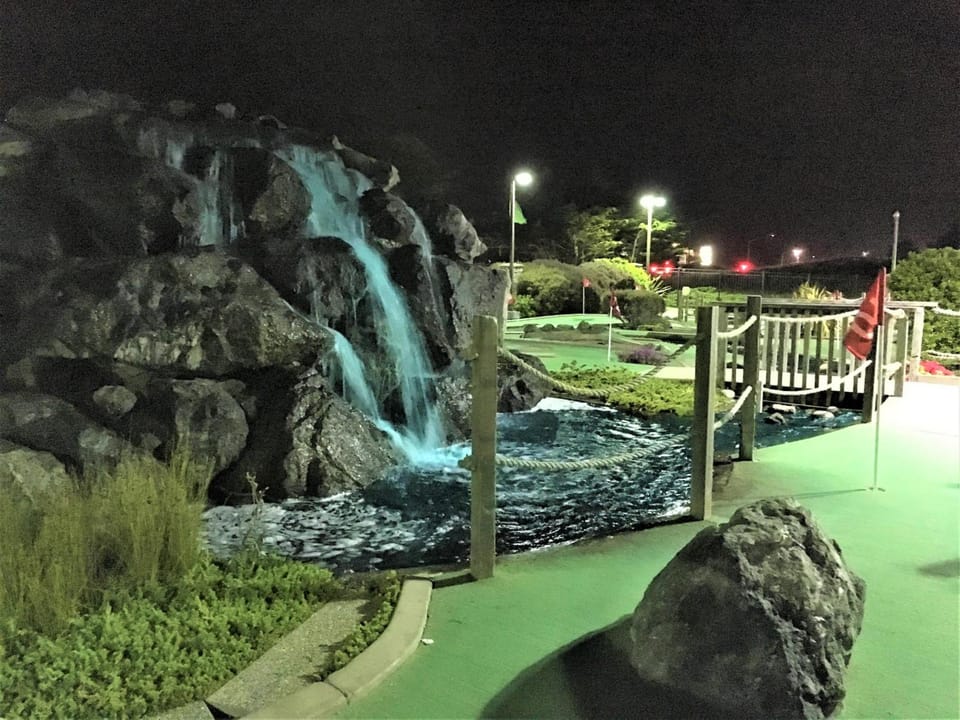 Emerald Dolphin Inn & Mini Golf Hotel in Fort Bragg