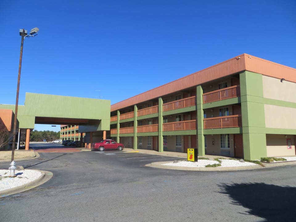 Super 8 By Wyndham Little Rock/Otter Creek Hotel in Little Rock