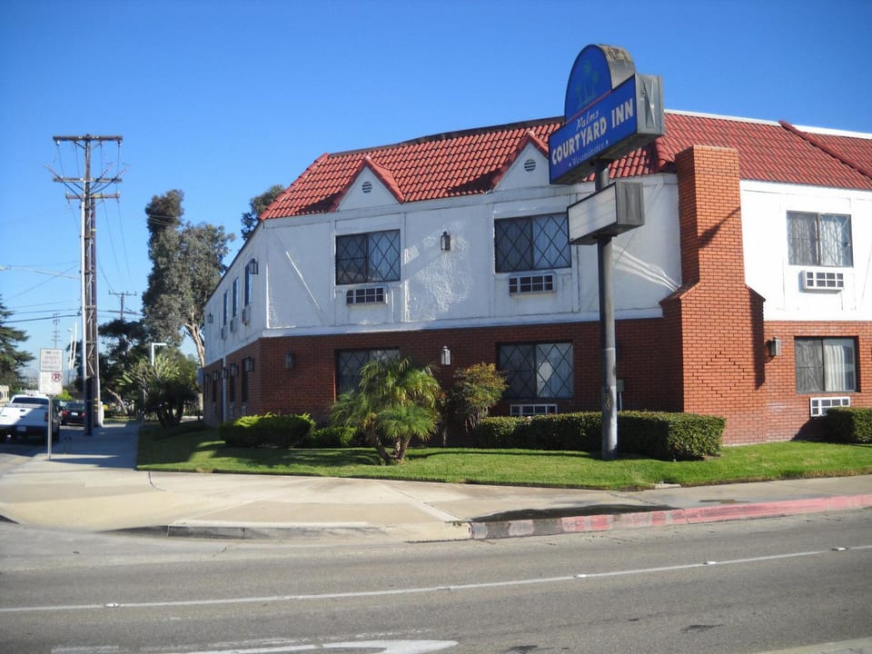Palms Courtyard Inn Motel in Westminster