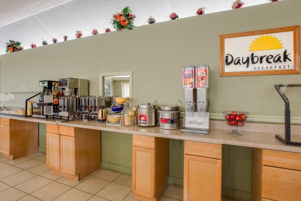 Days Inn by Wyndham Asheville West Hotel in Upper Hominy