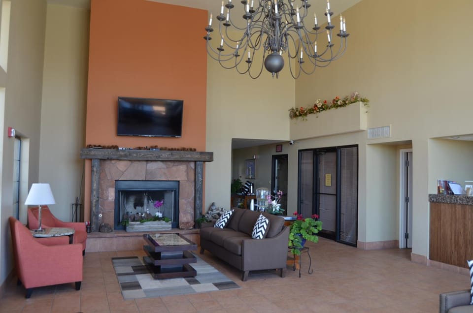 Shared lounge/TV area