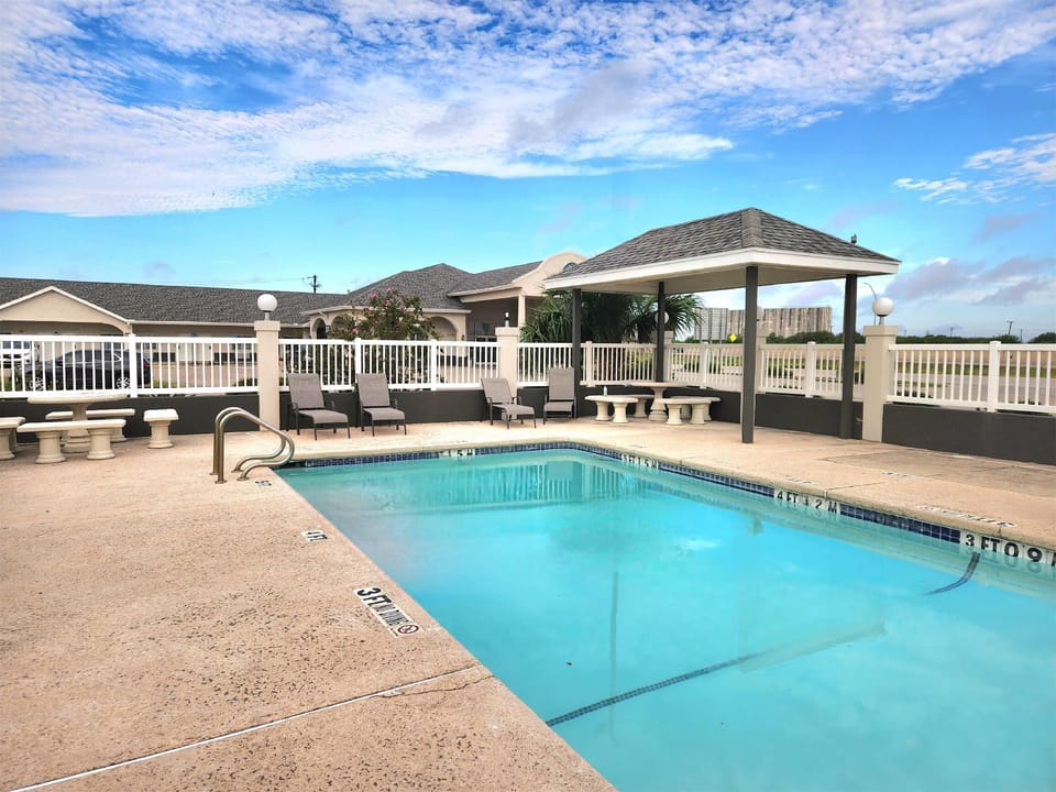 Days Inn by Wyndham Robstown Hotel in Nueces County