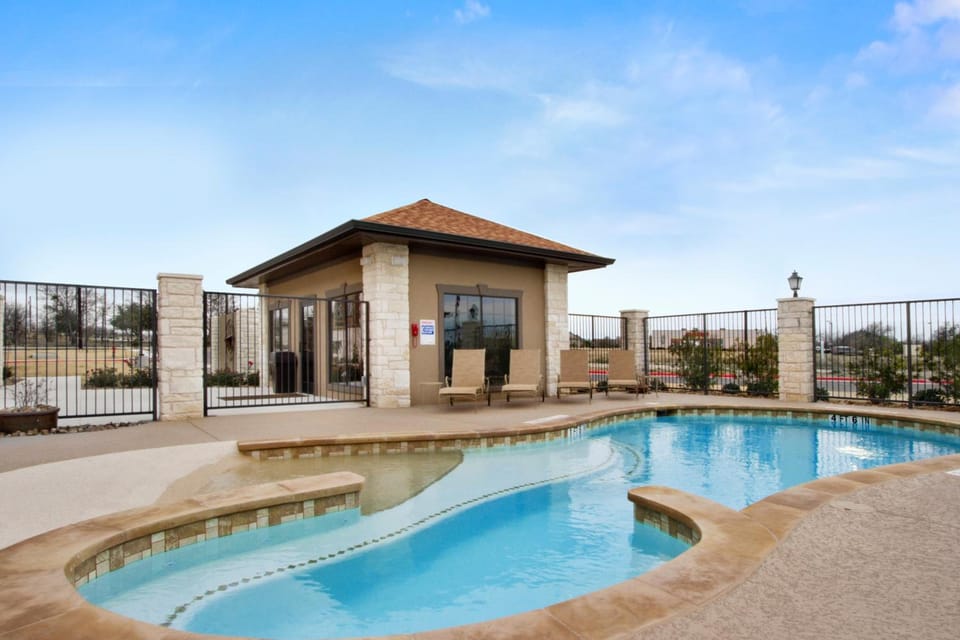 Microtel Inn & Suites by Wyndham Round Rock Hotel in Round Rock