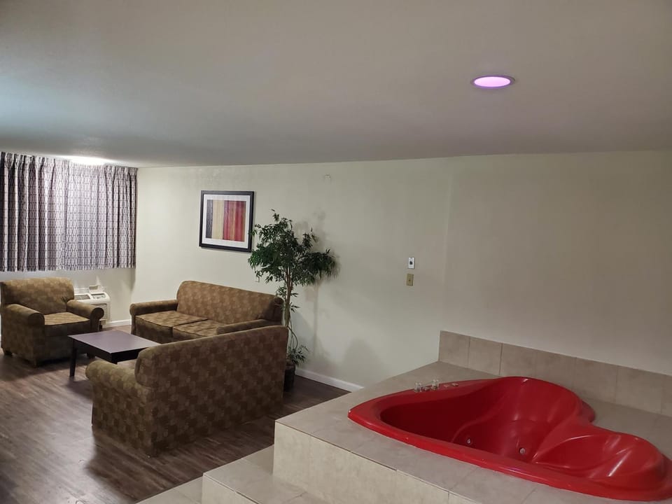 Days Inn by Wyndham Lawton Hotel in Lawton