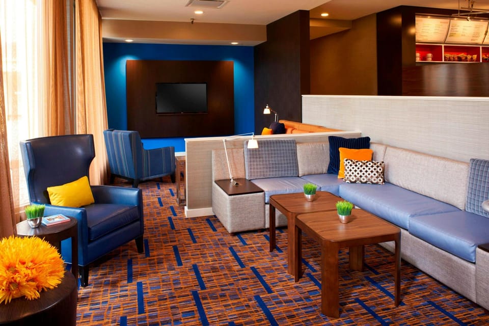 Courtyard by Marriott Chicago Deerfield Hotel in Northbrook