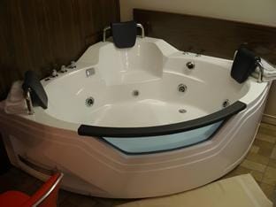 Hot tub