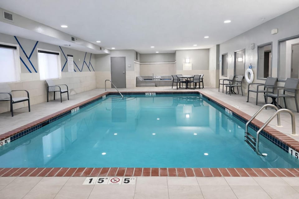 Holiday Inn Express Hotel & Suites St. Paul - Woodbury By IHG Hotel in Woodbury
