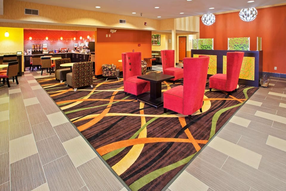 La Quinta Inn & Suites by Wyndham Cookeville Hotel in Cookeville