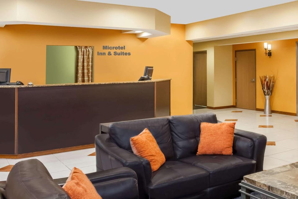 Microtel Inn & Suites by Wyndham South Bend/At Notre Dame Hotel in Roseland