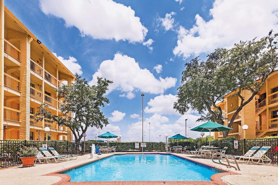La Quinta Inn by Wyndham San Antonio I-35 N at Toepperwein Hotel in San Antonio