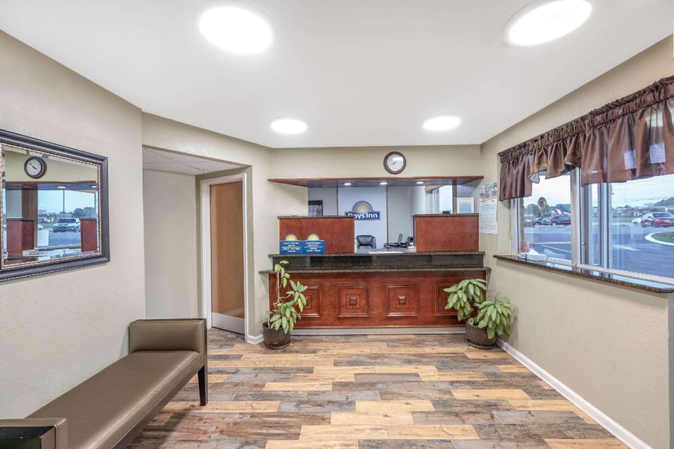 Days Inn by Wyndham Clarksville TN Hotel in Clarksville