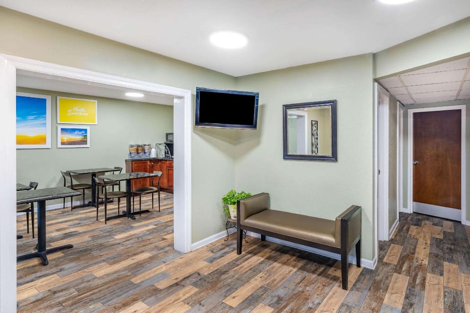 Days Inn by Wyndham Clarksville TN Hotel in Clarksville
