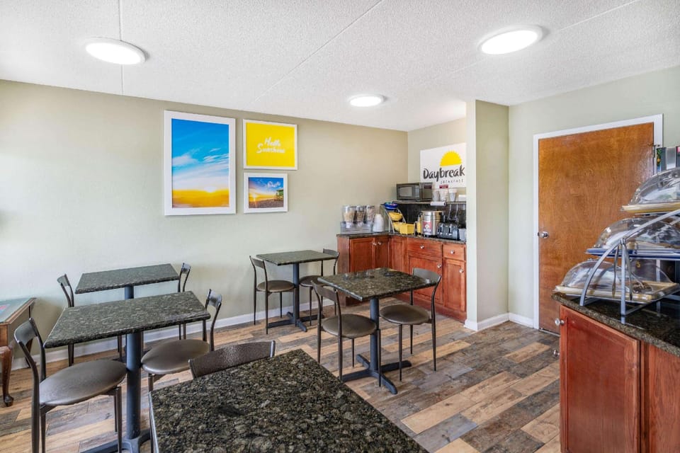 Days Inn by Wyndham Clarksville TN Hotel in Clarksville