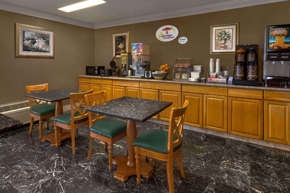 Super 8 By Wyndham Breaux Bridge Hotel in Breaux Bridge