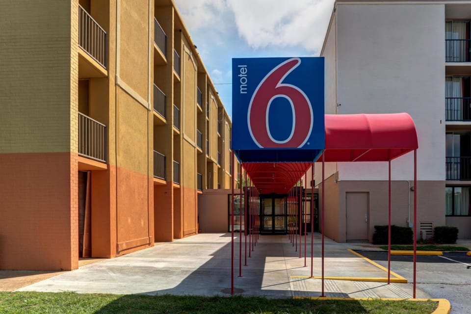 Motel 6 Jackson, TN Hotel in Jackson
