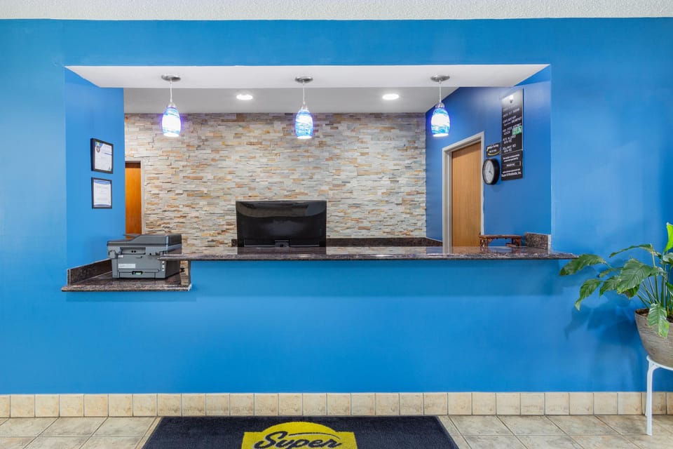 Super 8 By Wyndham Kokomo Hotel in Kokomo