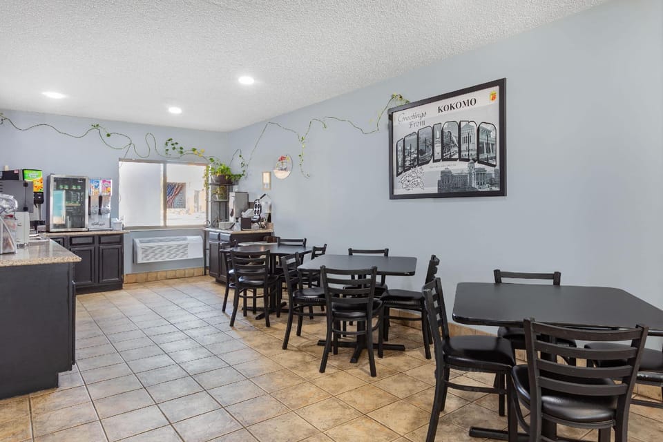 Super 8 By Wyndham Kokomo Hotel in Kokomo