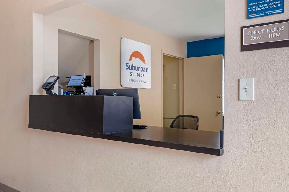 Suburban Studios Louisville East Hotel in Jeffersontown
