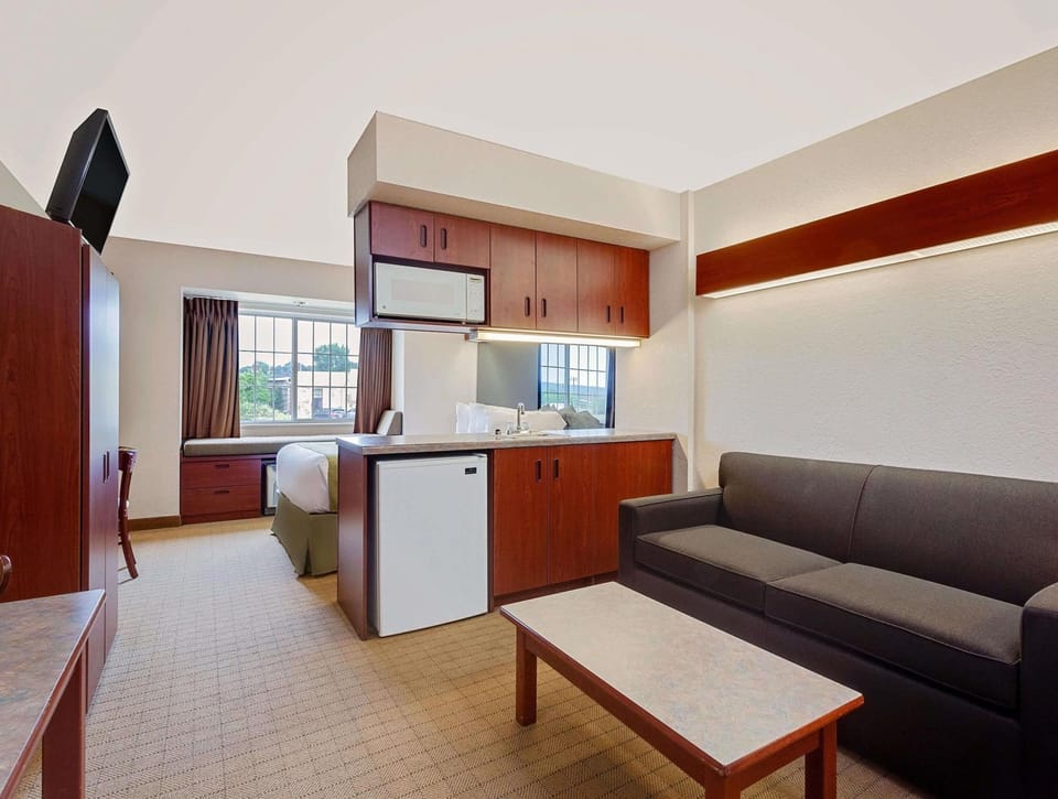 Microtel Inn & Suites by Wyndham Wellsville Hotel in Allegheny River
