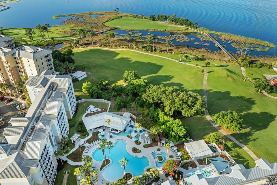 Marriott's Legends Edge at Bay Point Hotel in Lower Grand Lagoon