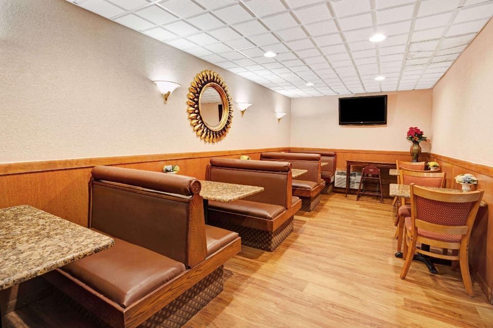 Days Inn by Wyndham Ann Arbor Hotel in Ann Arbor