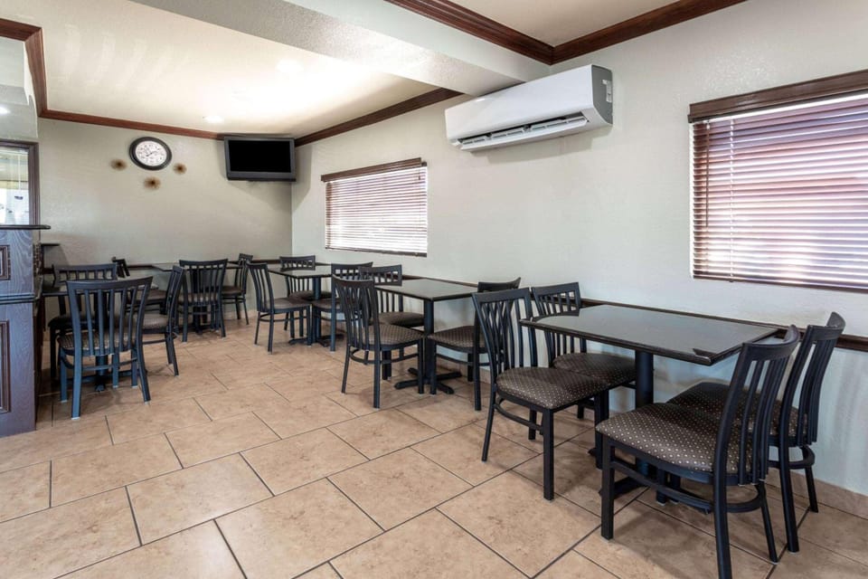 Super 8 By Wyndham Amarillo Central Tx Hotel in Amarillo